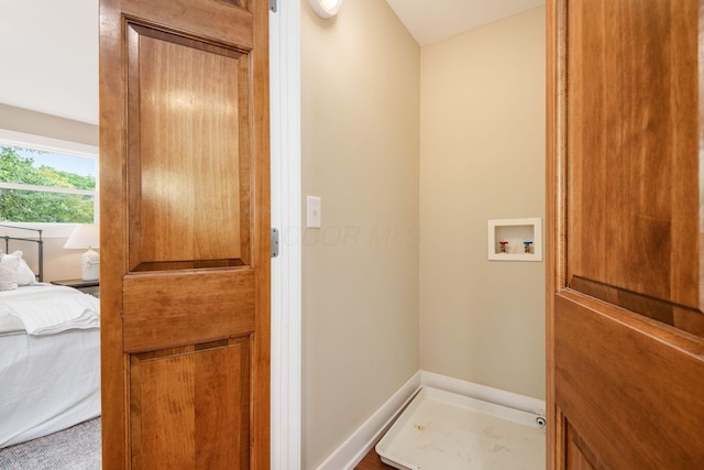 1293 Avondale Ave, Columbus, OH 43212 - laundry room with washer hookup
