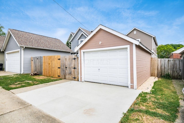 1293 Avondale Ave, Columbus, OH 43212 - detached garage with a gate and concrete driveway
