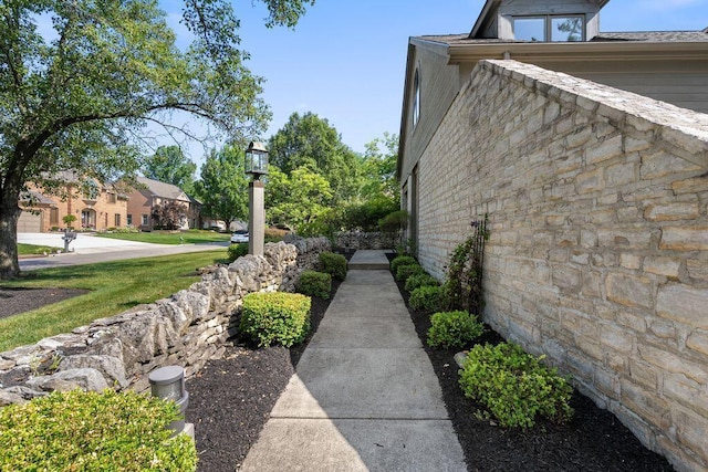 8028 Holyrood Ct, Dublin, OH 43017 - photo 4