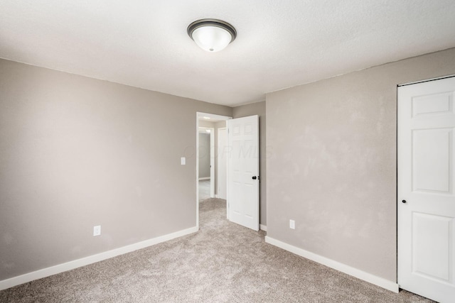 226 N Southampton Ave, Columbus, OH 43204 - unfurnished bedroom featuring carpet floors and baseboards