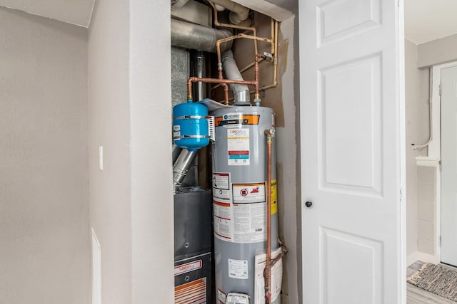 226 N Southampton Ave, Columbus, OH 43204 - utilities featuring gas water heater