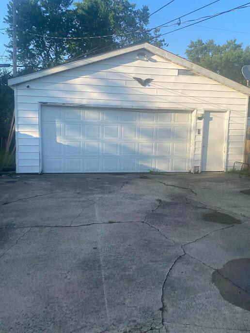 5254 Sedalia Dr, Columbus, OH 43232 - view of detached garage