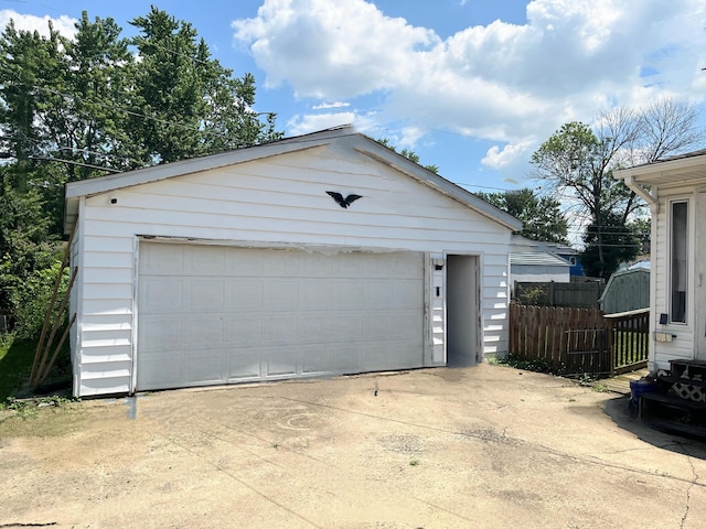 5254 Sedalia Dr, Columbus, OH 43232 - view of detached garage