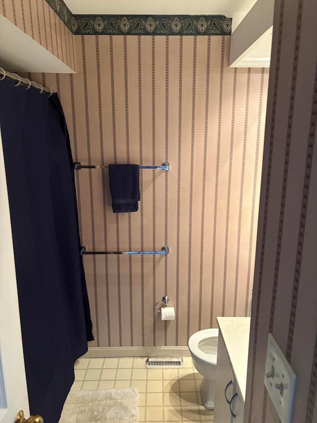 5264 Parkcrest Ln, Columbus, OH 43220 - bathroom with tile patterned floors and vanity