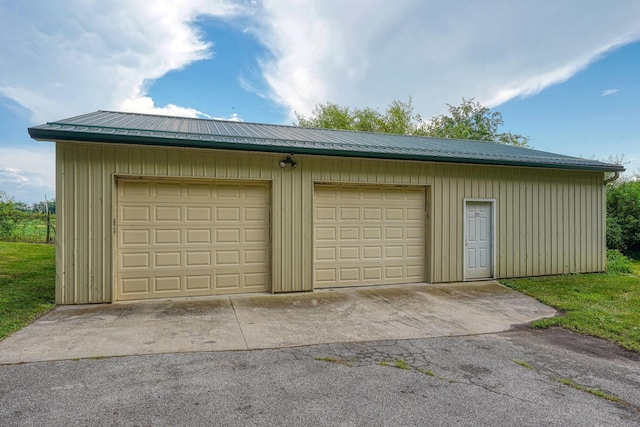 1715 Carroll Southern Rd NW, Carroll, OH 43112 - view of detached garage