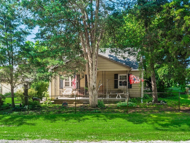 775 Koebel Ave, Columbus, OH 43207 - view of front of home with a porch and a fenced front yard