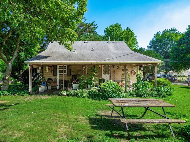 775 Koebel Ave, Columbus, OH 43207 - rear view of property with a lawn