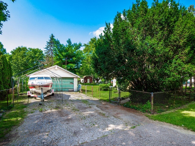 775 Koebel Ave, Columbus, OH 43207 - garage featuring a gate