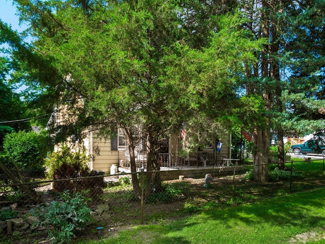 775 Koebel Ave, Columbus, OH 43207 - fenced front yard with a porch