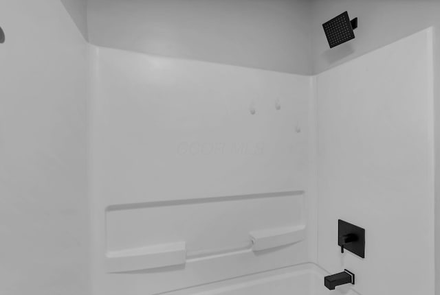 664 Bideford Ave Unit 11B, Blacklick, OH 43004 - bathroom view of tub / shower combination