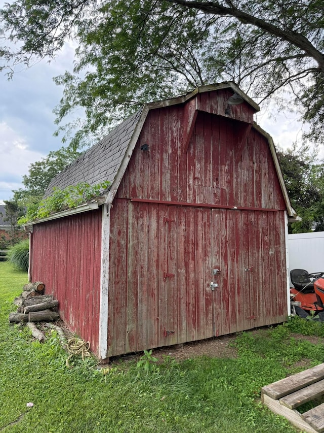 16 Horseshoe Dr, Monroeville, OH 44847 - view of barn with a yard