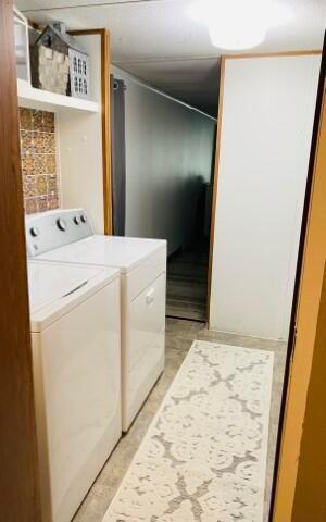 1231 Parkway Dr Lot # 26, Logan, OH 43138 - laundry area featuring washing machine and clothes dryer