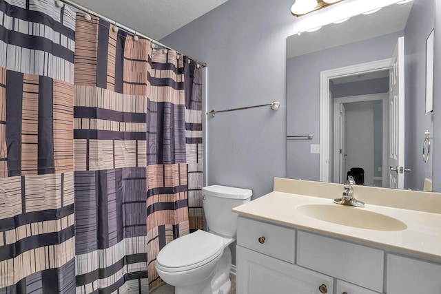 4887 Rays Cir, Dublin, OH 43016 - full bath featuring vanity and a shower with curtain