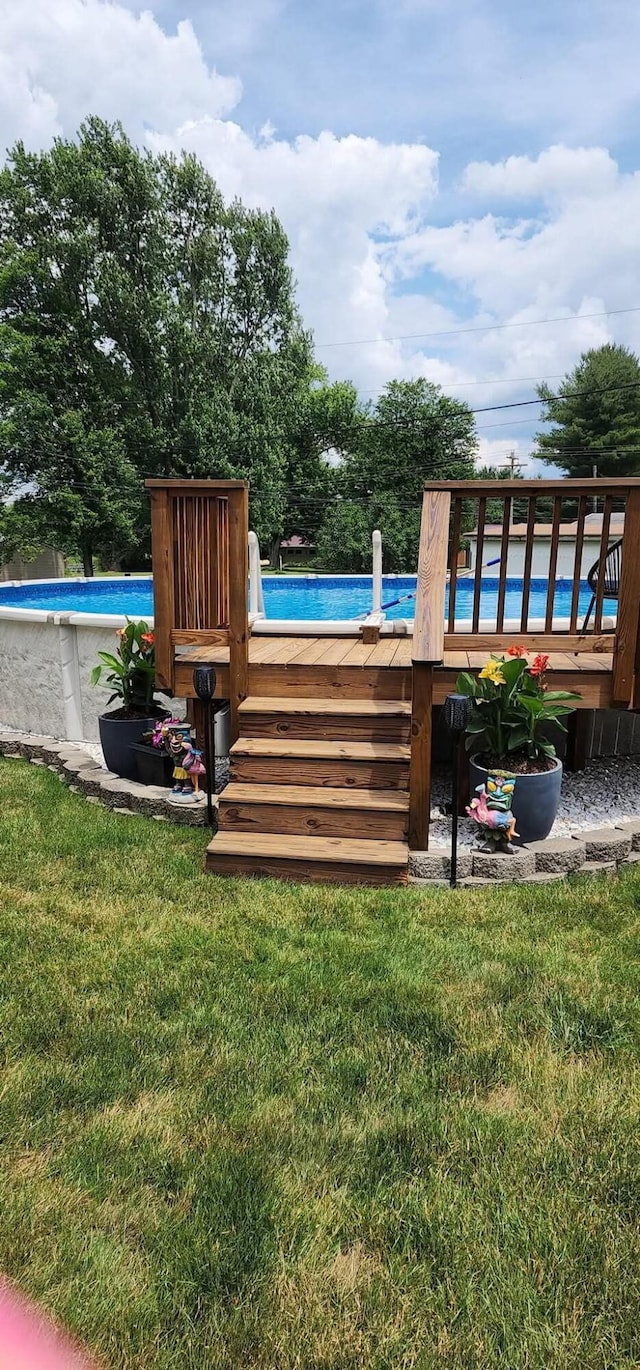 94 Fox Chase Dr, Newark, OH 43055 - swimming pool with a lawn