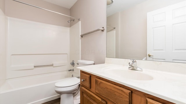 733 Windsor Ln, Heath, OH 43056 - full bath featuring vanity and washtub / shower combination