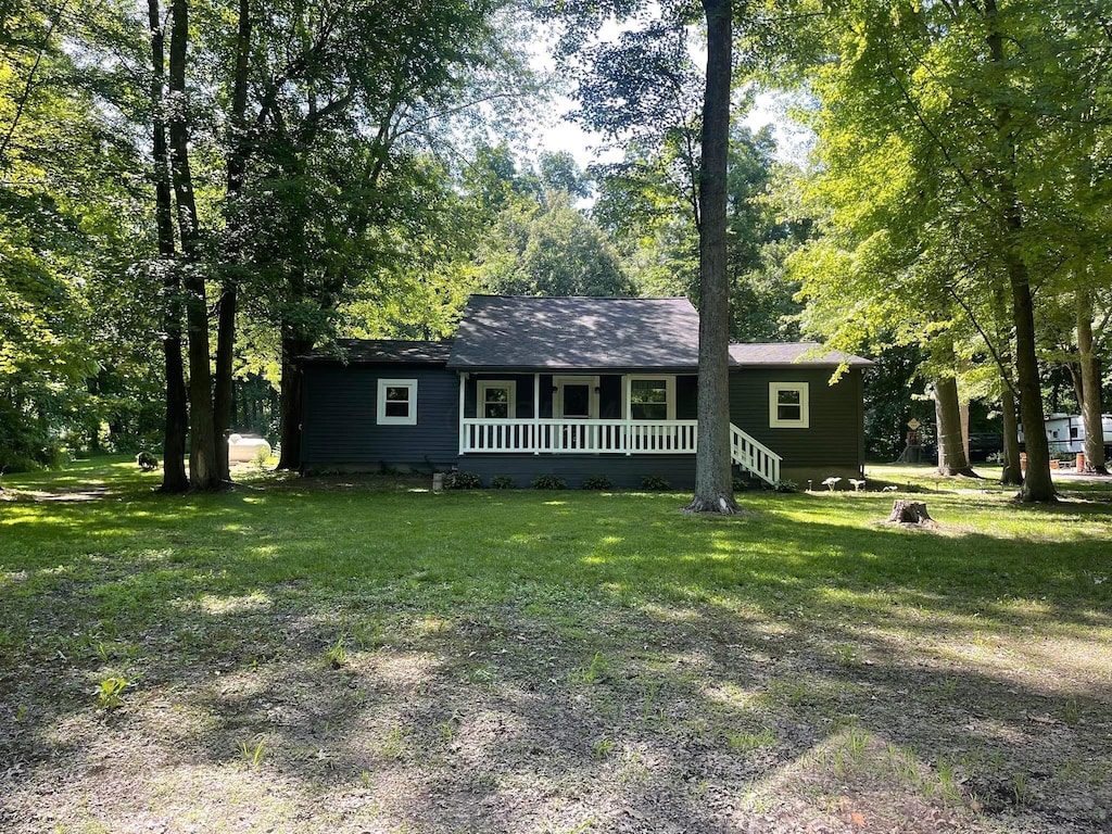 340 State Route 4, Marion, OH 43302 - view of front of house with covered porch and a front lawn
