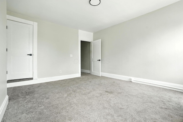 538 W Town St, Columbus, OH 43215 - carpeted empty room with baseboards