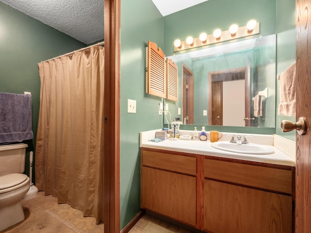 2883 Castlebrook Ave, Hilliard, OH 43026 - full bath featuring vanity and a shower with curtain