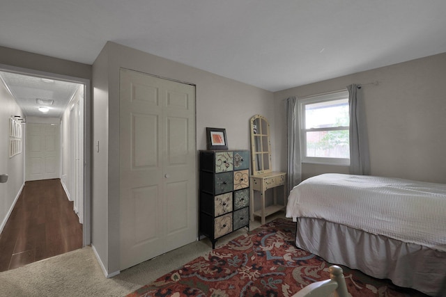 1418 Clemens Pl, Reynoldsburg, OH 43068 - carpeted bedroom with baseboards
