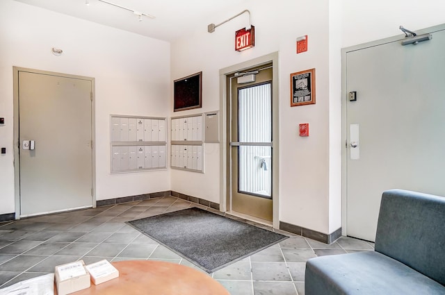 444 N Front St Unit 312, Columbus, OH 43215 - common area with a towering ceiling