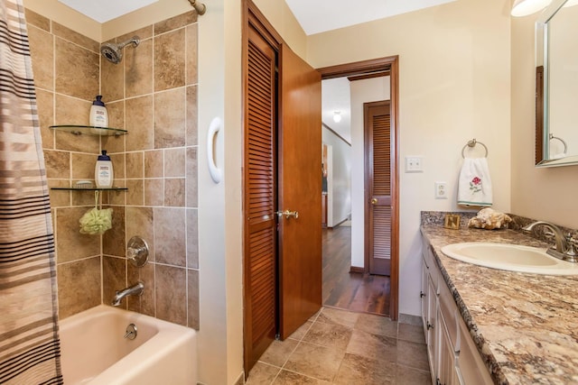 3251 Old Mill Rd NE, Lancaster, OH 43130 - bathroom with shower / tub combo with curtain, vanity, and a closet