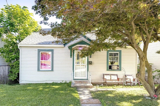 261 Superior St, Mansfield, OH 44902 - view of front of home featuring roof with shingles