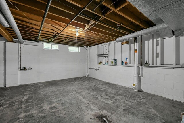 1682 Bryn Mawr Dr, Newark, OH 43055