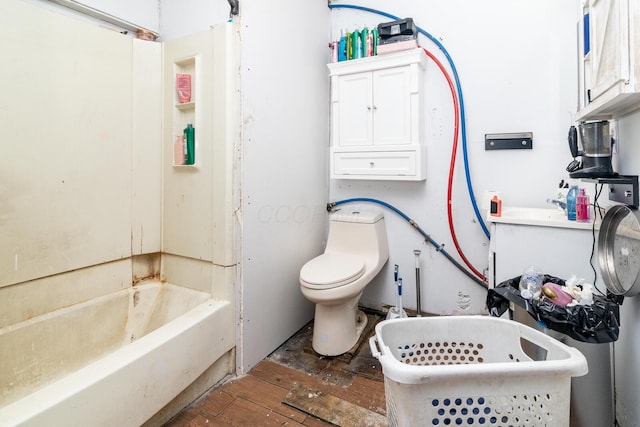 324 Quarry St, Marion, OH 43302 - full bathroom with wood-type flooring and toilet