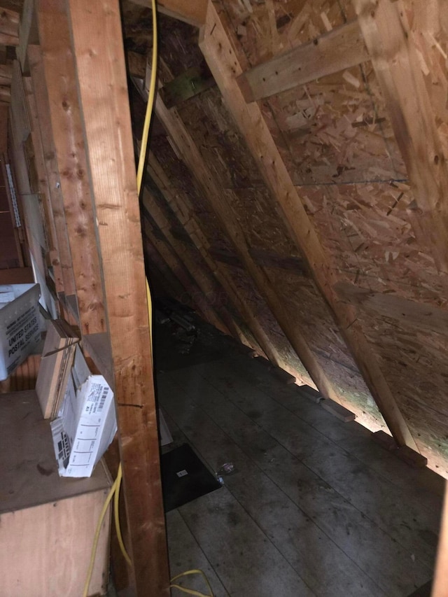 324 Quarry St, Marion, OH 43302 - view of attic