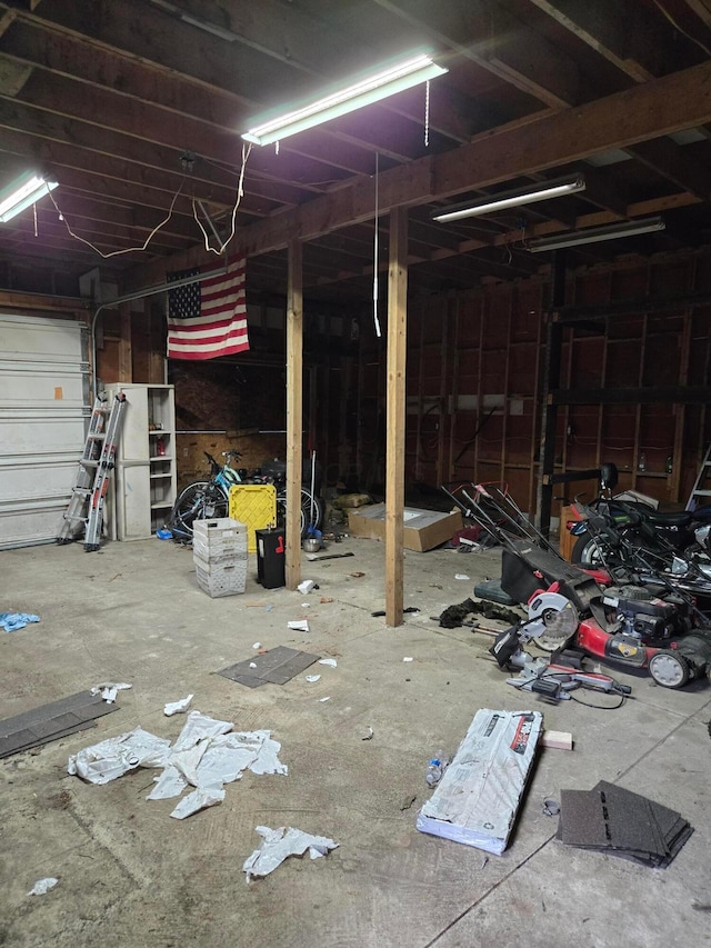 324 Quarry St, Marion, OH 43302 - view of garage