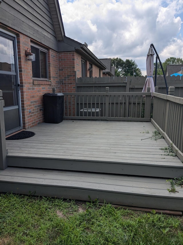 5813 Thada Ln, Columbus, OH 43229 - view of deck