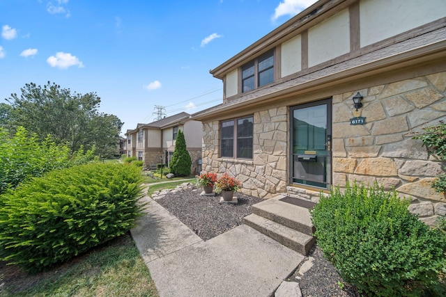 6171 Stornoway Dr N, Columbus, OH 43213 - photo 1