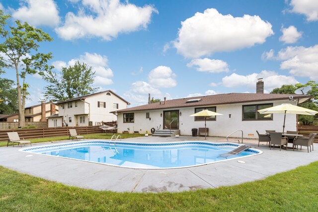 2635 Youngs Grove Rd, Columbus, OH 43231 - view of pool featuring a patio and entry steps