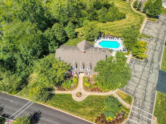 6918 Rothwell St, New Albany, OH 43054 - view from above of property featuring a pool area