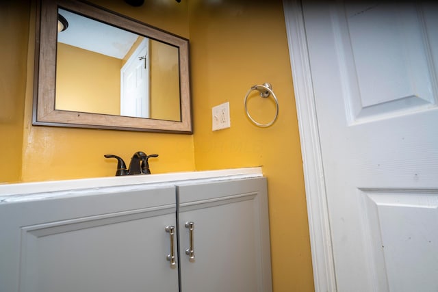 66 S Wheatland Ave, Columbus, OH 43204 - bathroom with vanity