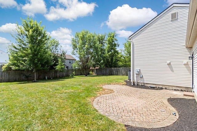 3155 El Greco Dr, Columbus, OH 43204 - fenced backyard featuring a patio area
