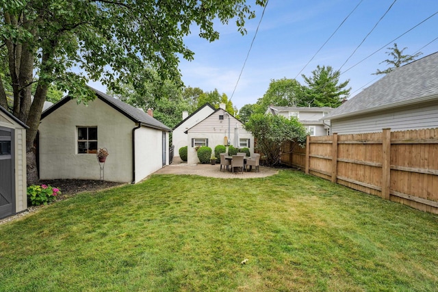 1317 Broadview Ave, Columbus, OH 43212 - view of yard with a patio area and an outdoor structure