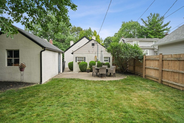 1317 Broadview Ave, Columbus, OH 43212 - view of yard featuring a patio