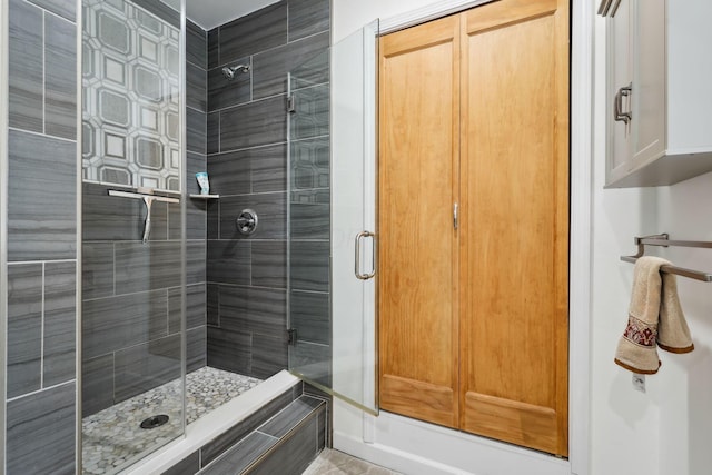 1317 Broadview Ave, Columbus, OH 43212 - bathroom featuring a stall shower