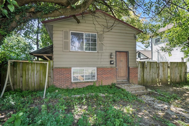 31 S Wheatland Ave, Columbus, OH 43204 - rear view of property featuring brick siding