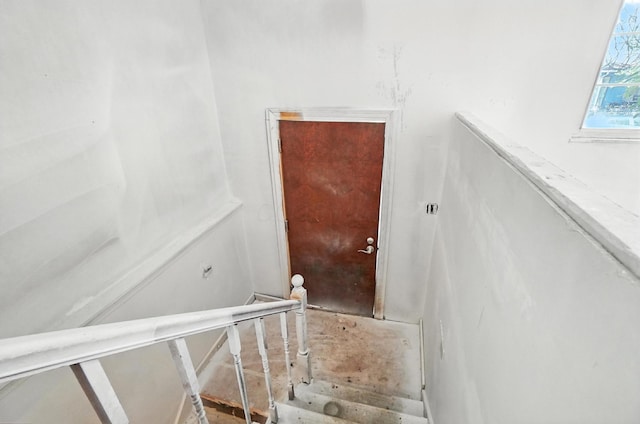 31 S Wheatland Ave, Columbus, OH 43204 - view of stairs