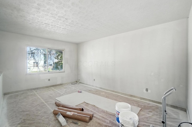 31 S Wheatland Ave, Columbus, OH 43204 - unfurnished room with a textured ceiling