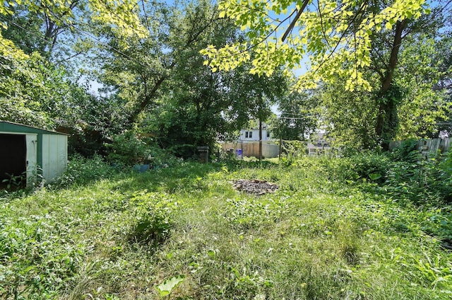 31 S Wheatland Ave, Columbus, OH 43204 - view of yard with a storage shed