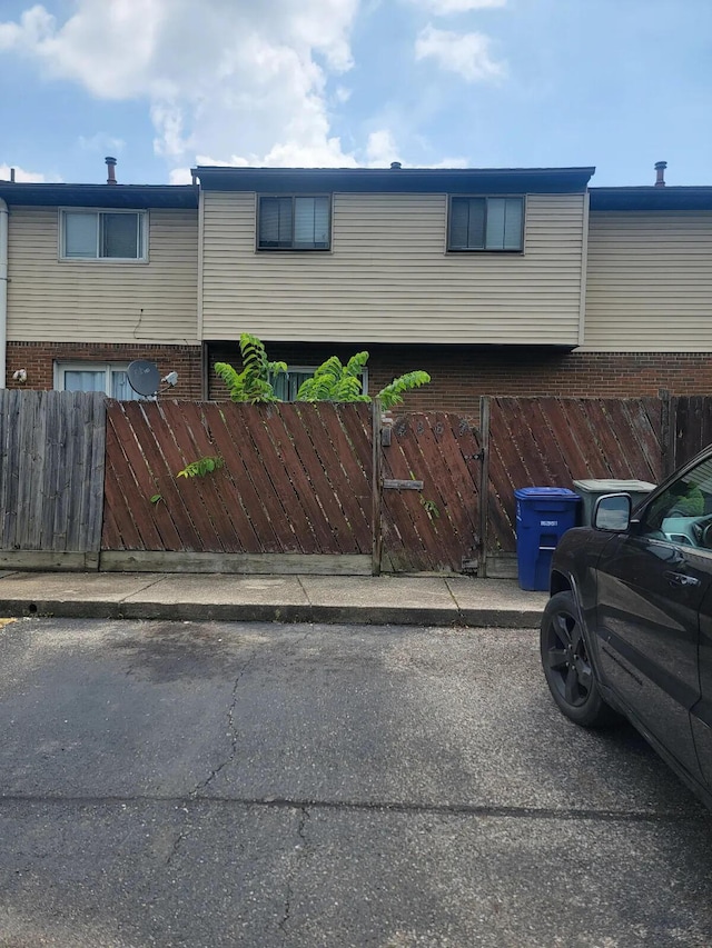 4867 Foxcroft Ct, Columbus, OH 43232 - manufactured / mobile home featuring brick siding