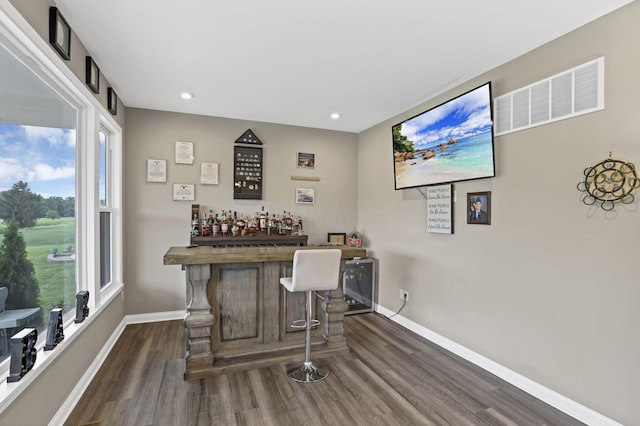 7250 Konold Ct, Canal Winchester, OH 43110 - indoor dry bar with dark wood-style flooring and recessed lighting