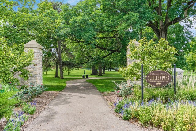 482 E Whittier St, Columbus, OH 43206 - surrounding community with a lawn and view of scattered trees