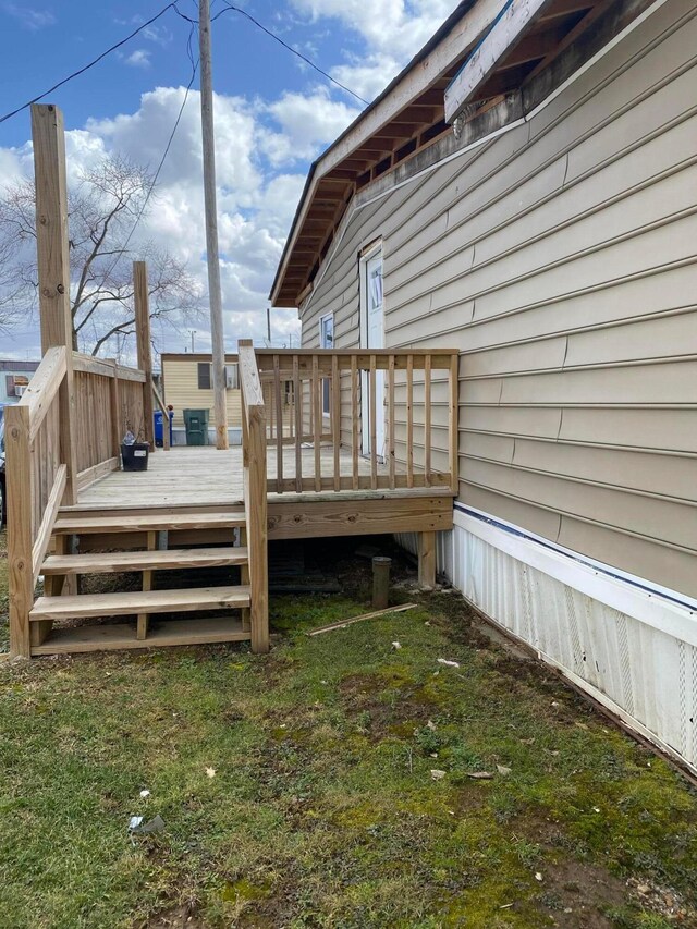 1138 Hilock Rd, Columbus, OH 43207 - view of wooden deck