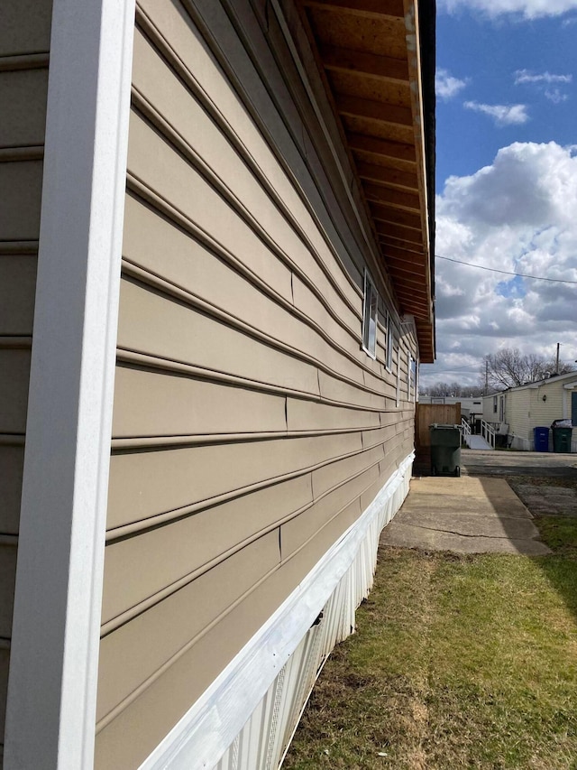 1138 Hilock Rd, Columbus, OH 43207 - view of side of property