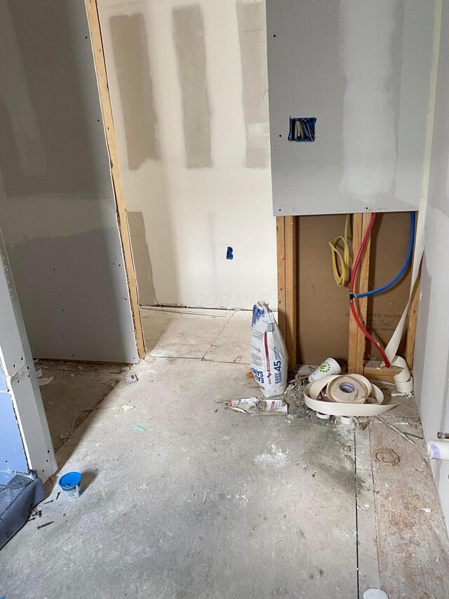 1138 Hilock Rd, Columbus, OH 43207 - view of bathroom
