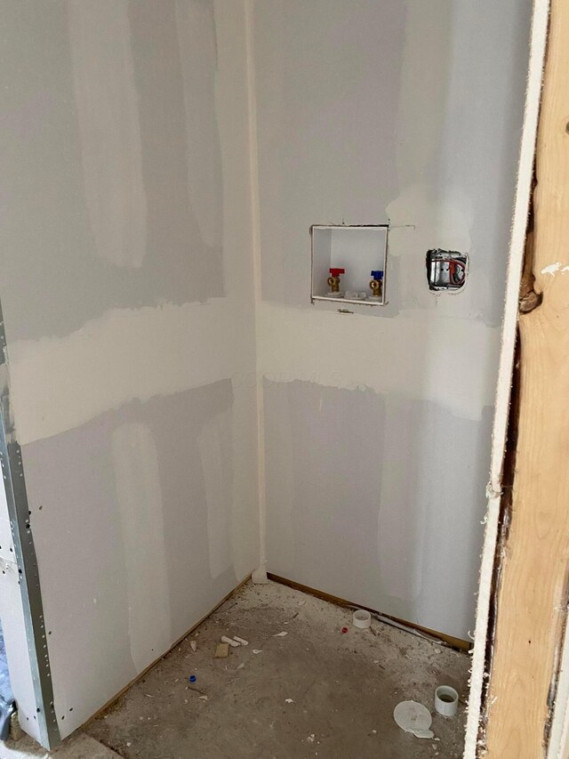 1138 Hilock Rd, Columbus, OH 43207 - washroom with hookup for a washing machine